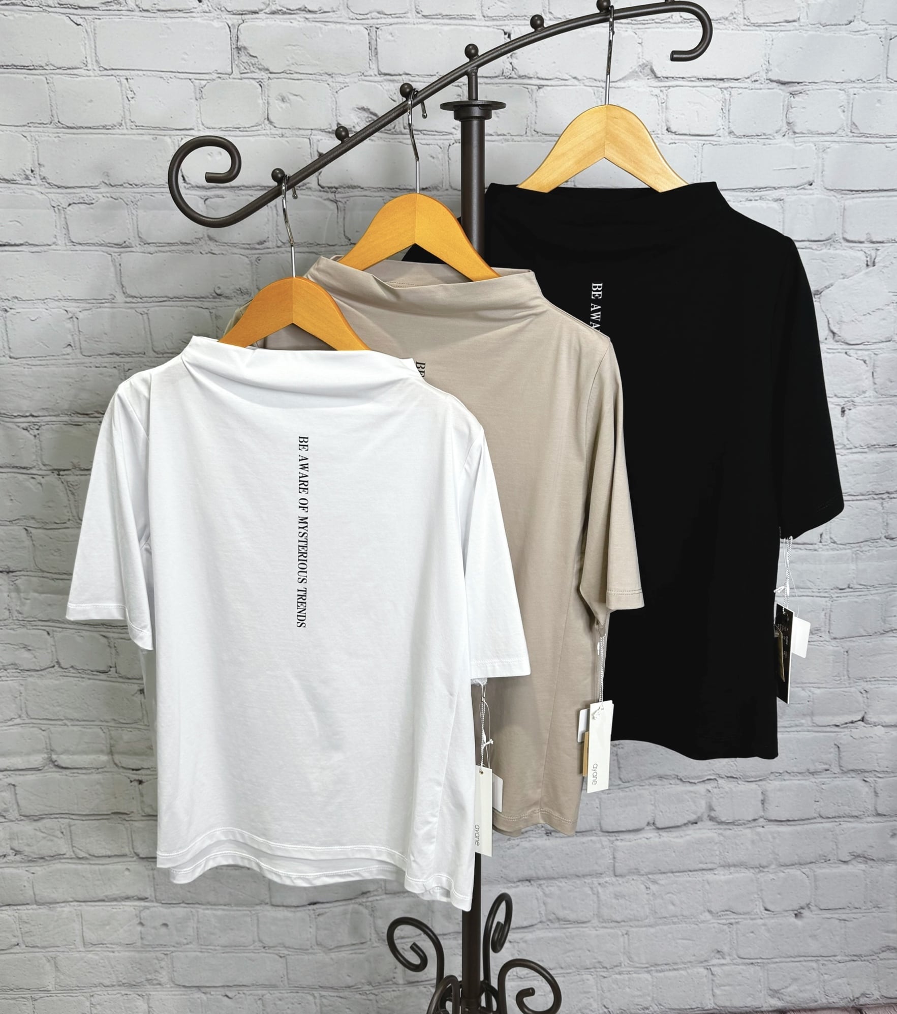 SALE!ayane アヤン ひんやり縦ロゴ半袖Tシャツ