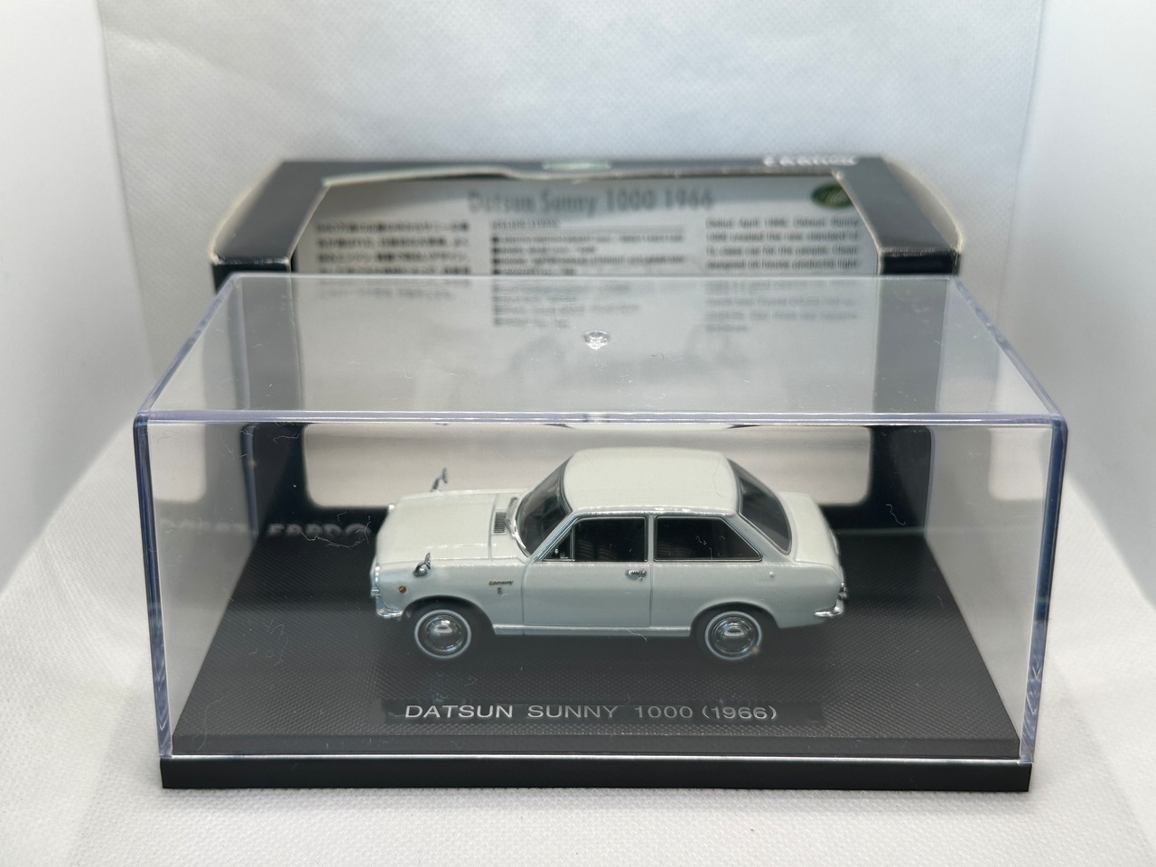 【エブロ】 1/43  ダットサン サニー 1000 (1966) 白 買取品
