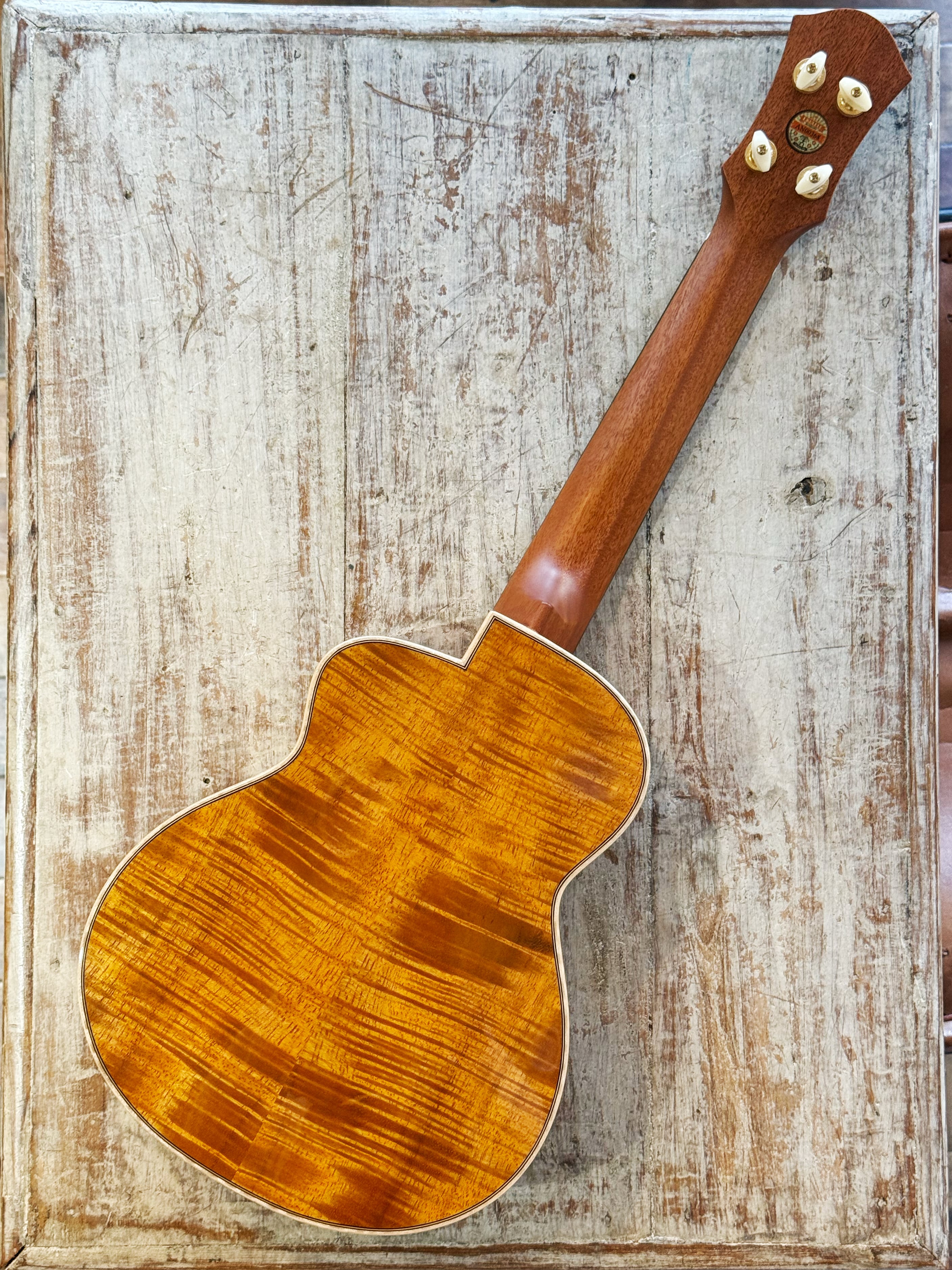 AQUA コンサートウクレレ　ハワイアンコア AQUA [CK-2] Classic Koa Ⅱ コンサート スロテッドヘッド ハワイアン