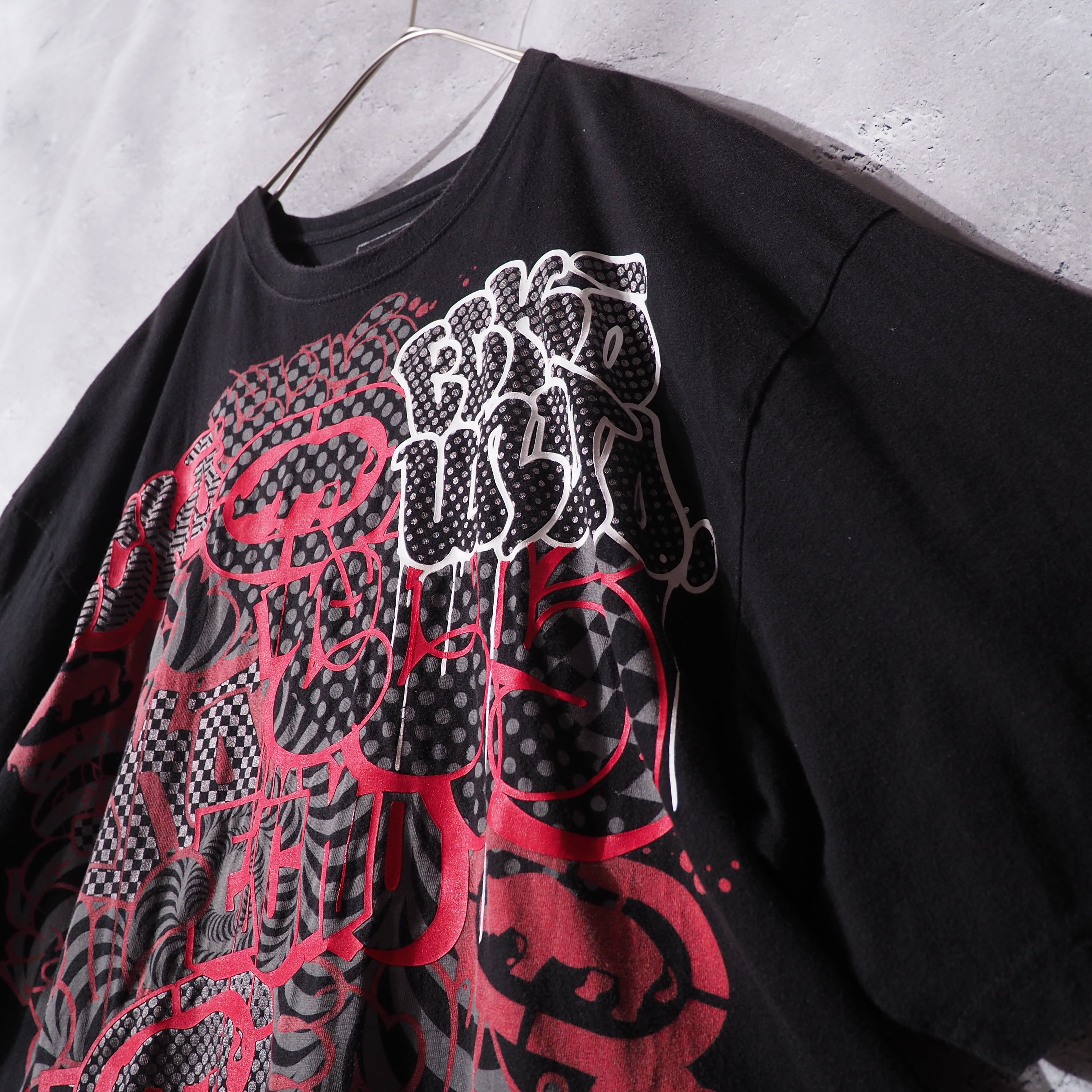 " ECKO UNLTD " Street graphic Art printed Over silhouette Tee
