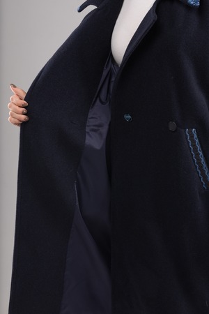 ウクライナ産プレミアムウール100%ロングコート（蒼）平行縫い　シルク手刺繍