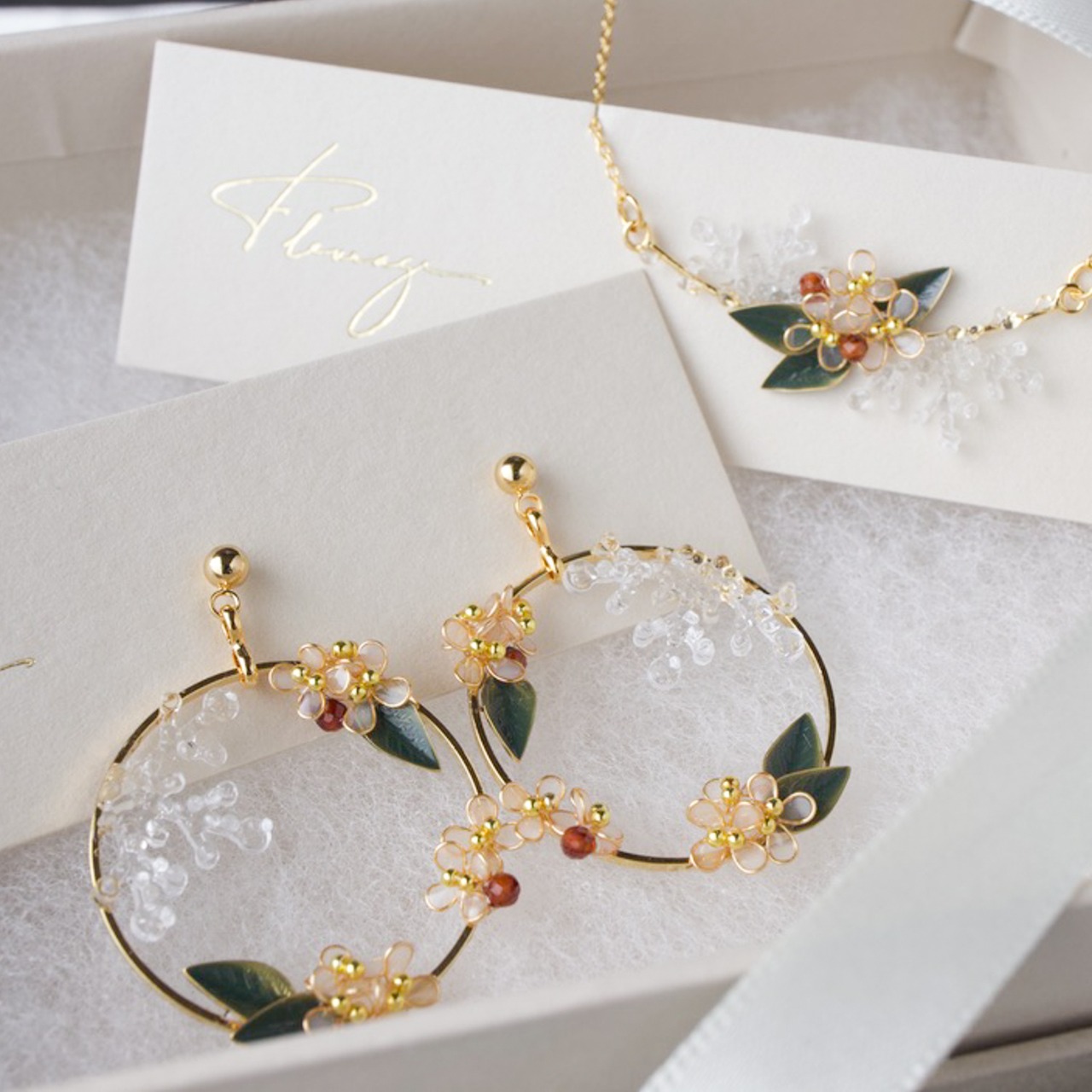 【冬限定】柊の雪化粧 -Gold & Christama- | ピアス / イヤリング