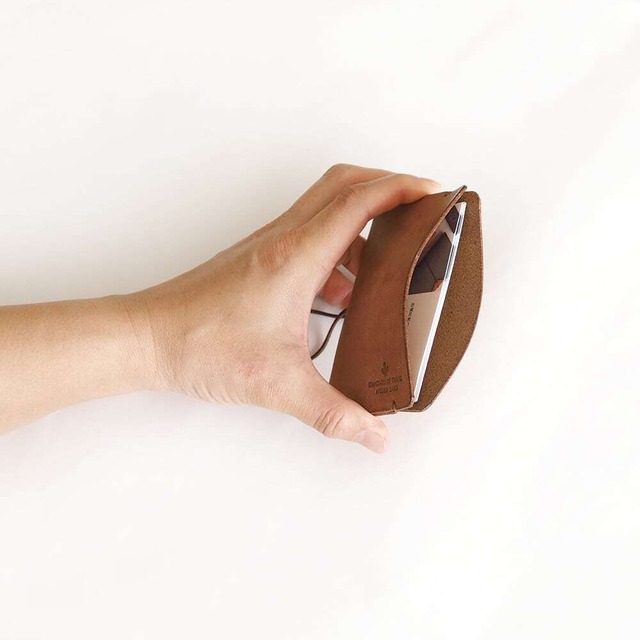 休日に持ち歩く名刺入れ【ブラウン】