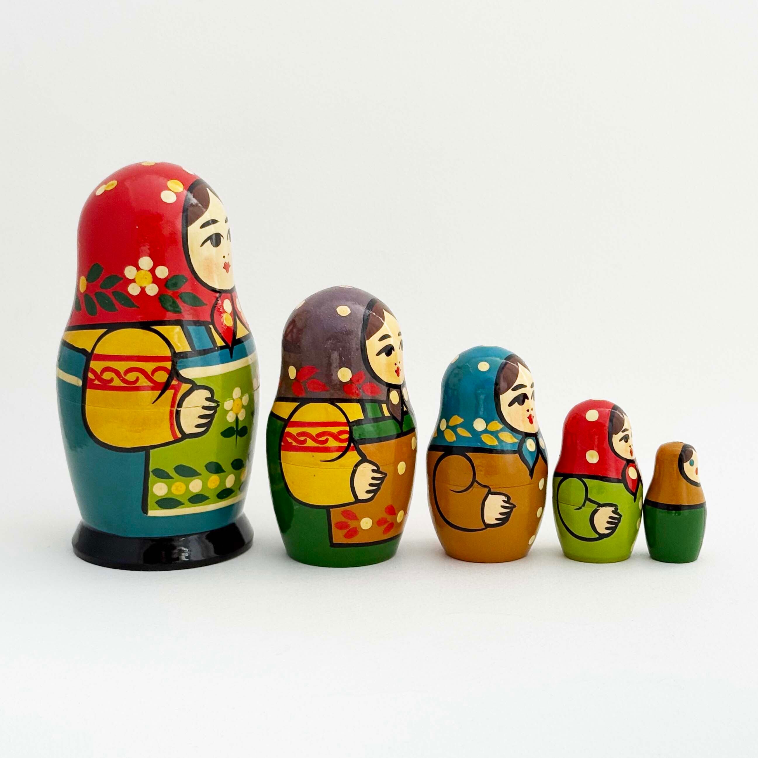 ヴィンテージ ソ連マトリョーシカ1980年代（セルギエフ産 5個組）