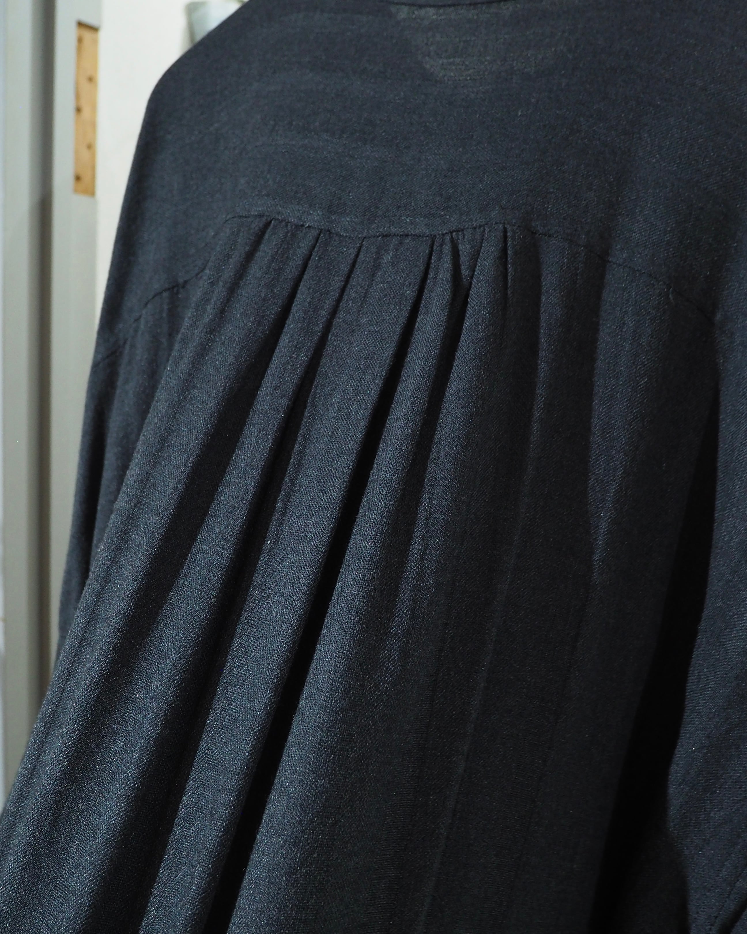 1990s " UMBERTO GINOCCHIETTI " Beautiful Charcoal Gray Color Vintage Over Silhouette No Collar Shirt