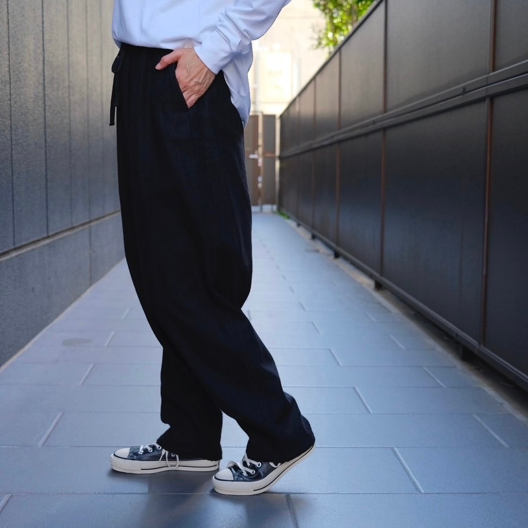 COMOLI(コモリ) /ストライプテーパードパンツ -STRIPE-(A03-03010) | Debby