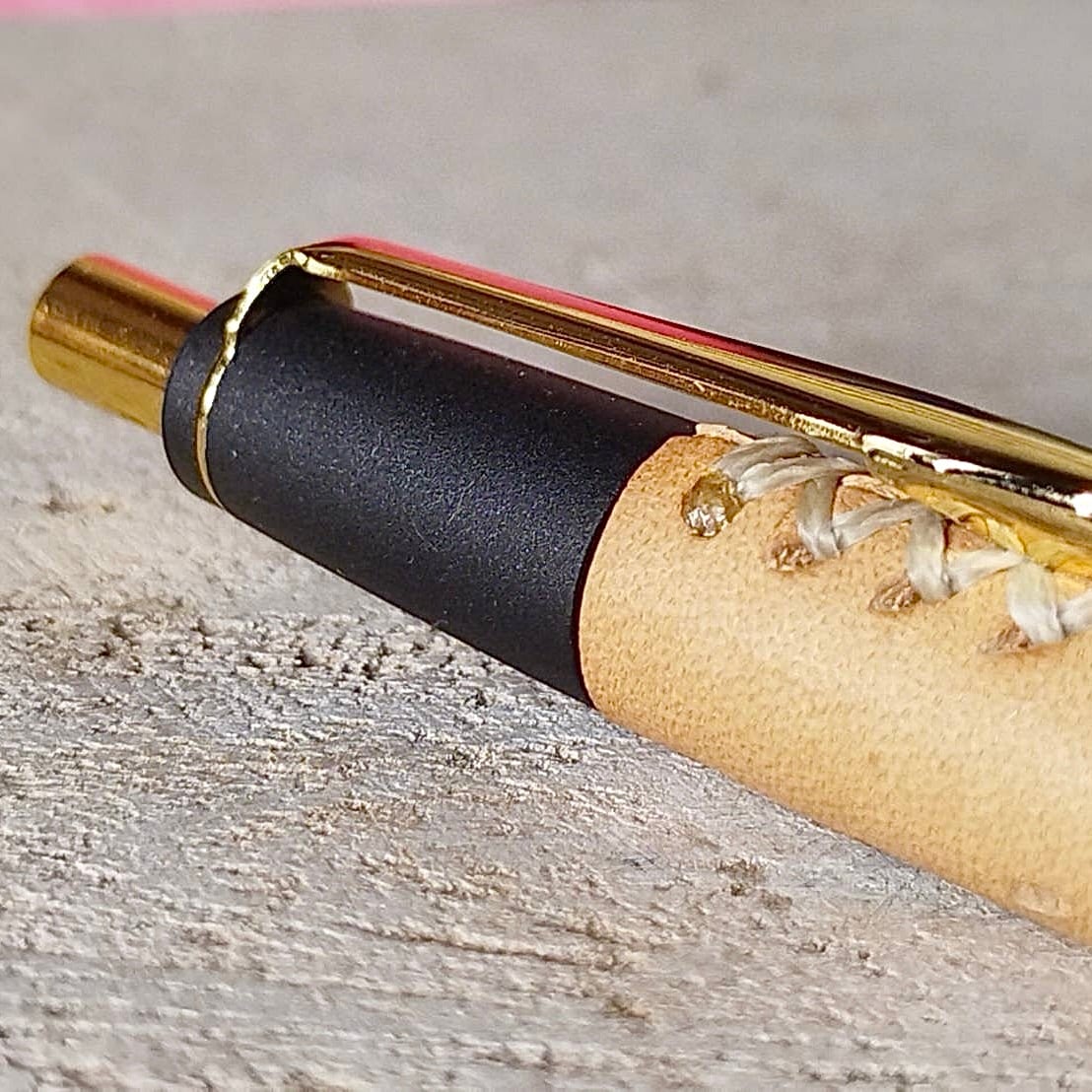 Schicksal シックザール レザー編み込みシャープペンシル芯ケース 新品 Schicksal シックザール レザー編み込みシャープペンシル芯