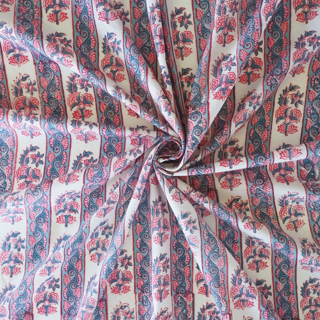 ブロックプリント生地【50cm単位】インド綿 ストライプ柄 白×ピンク×くすみブルー #31670-WT3