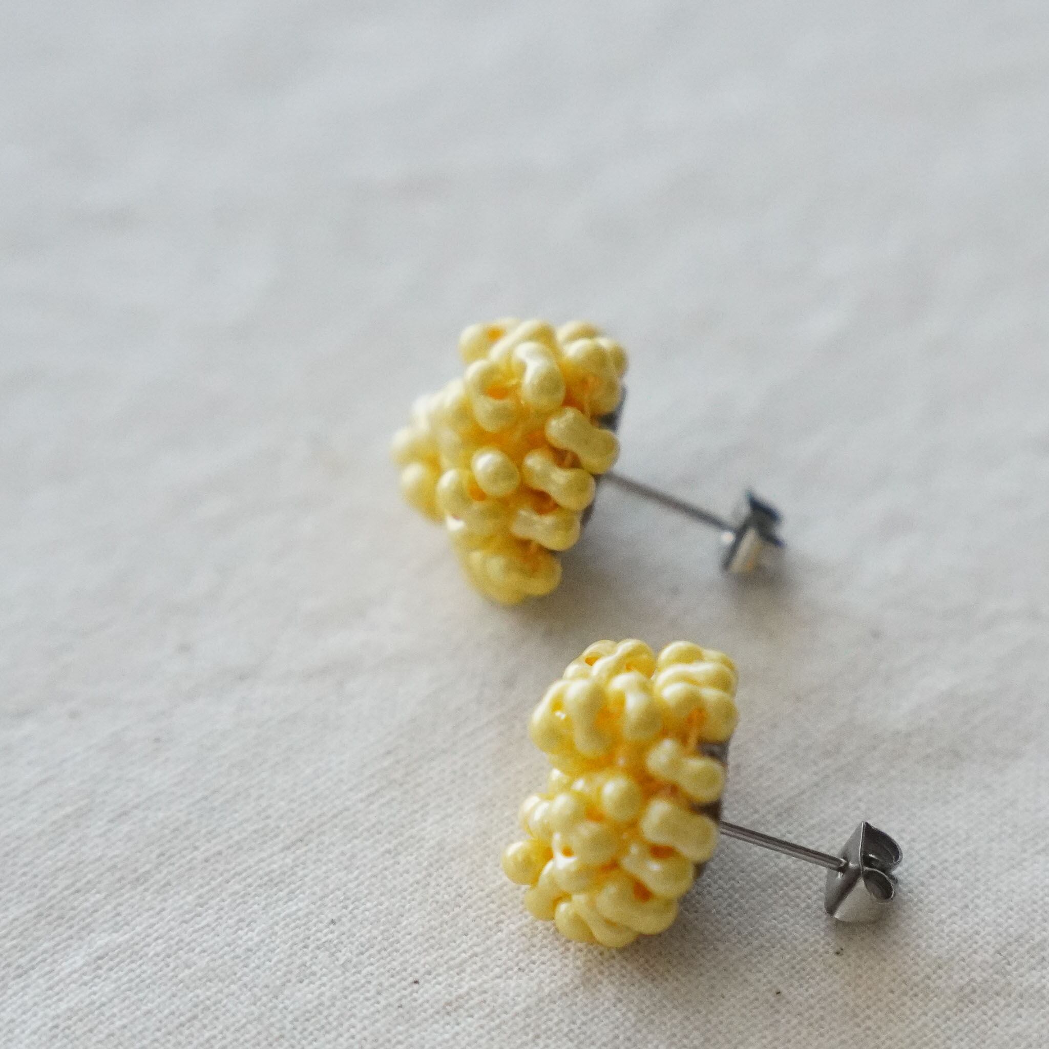 小粒ビーズ刺繍アクセサリー*イエローミモザカラー | MOHE
