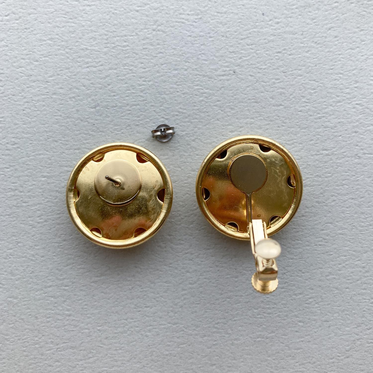 再入荷〉USA真鍮ラウンドカボションの〈ピアス/イヤリング〉 ＊チタン