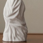 セラミック花瓶 スクエア ツイスト 螺旋 陶器 フラワーベース インテリア雑貨 モダン デザイン おしゃれ 北欧風 スタイリッシュ 装飾品 ホワイト