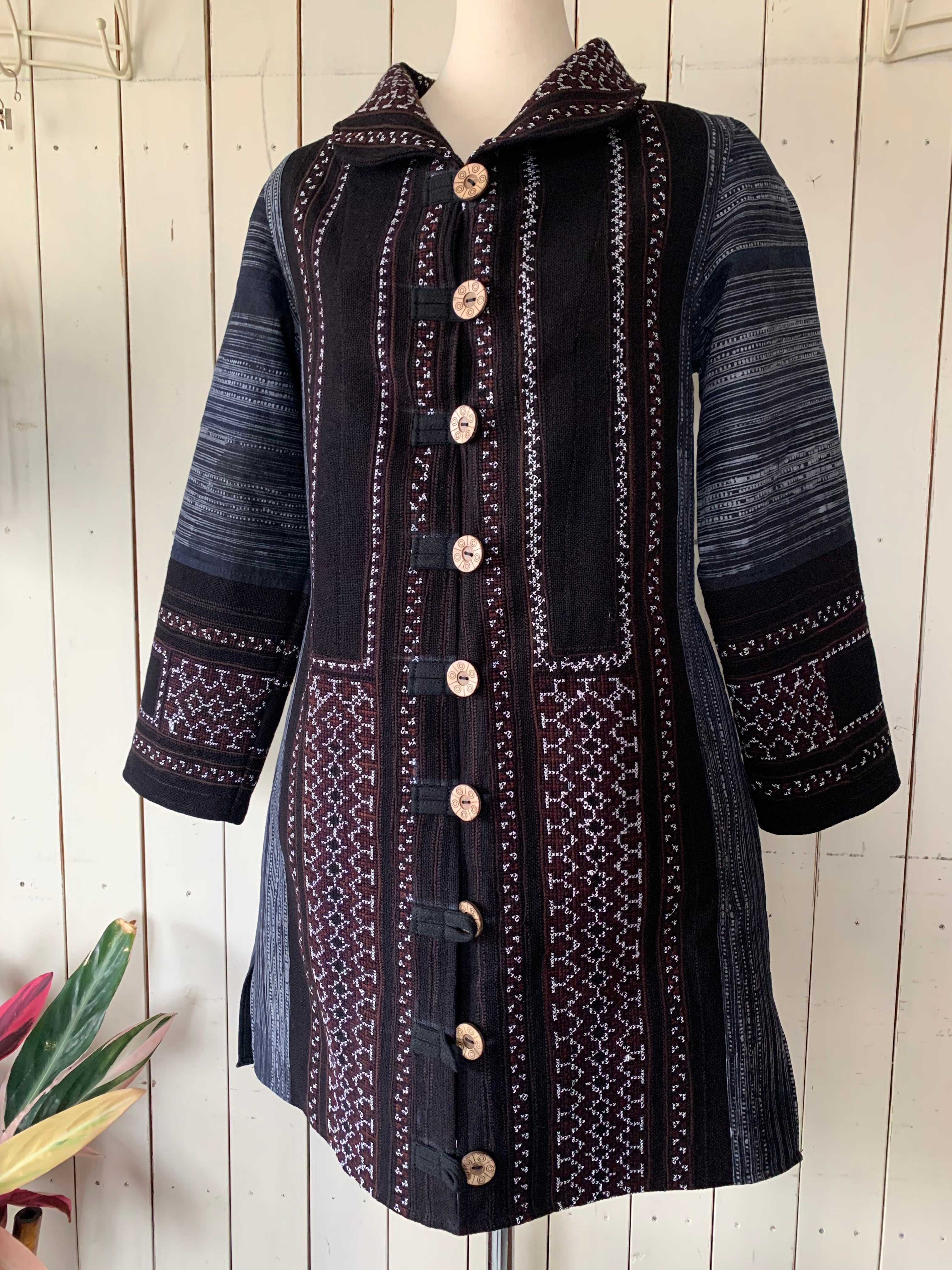 エスニック　モン族　　コート　カーディガン　一点もの　コットン民族衣類B6♣手織りコットン藍染め生地使用