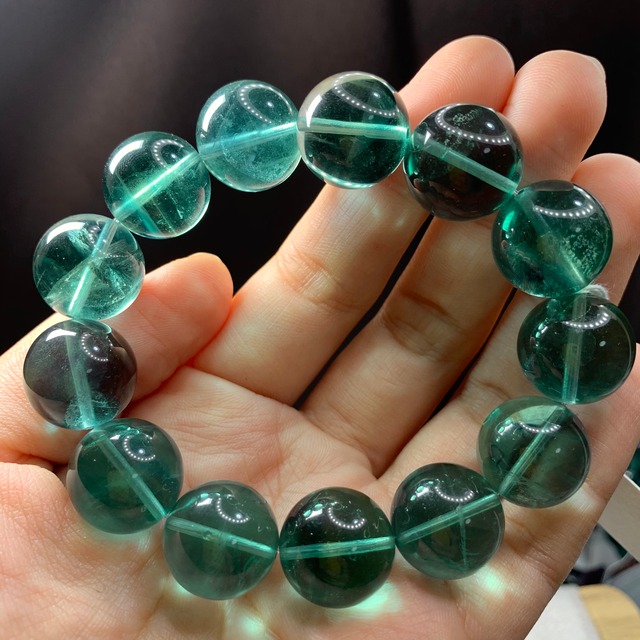 f53透明度有りグリーンフローライトブレスレット