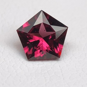 ロードライトガーネット 0.593ct 赤紫色 簡易ソーティング付き r-0384