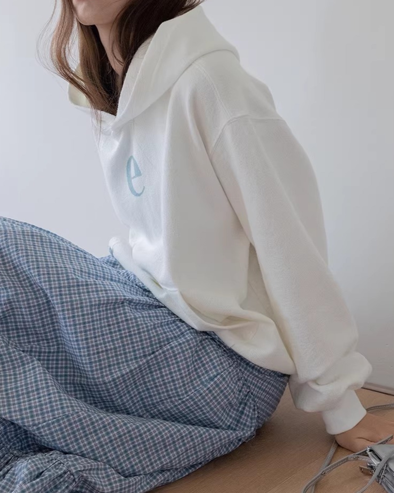 "e" hoodie　L0028