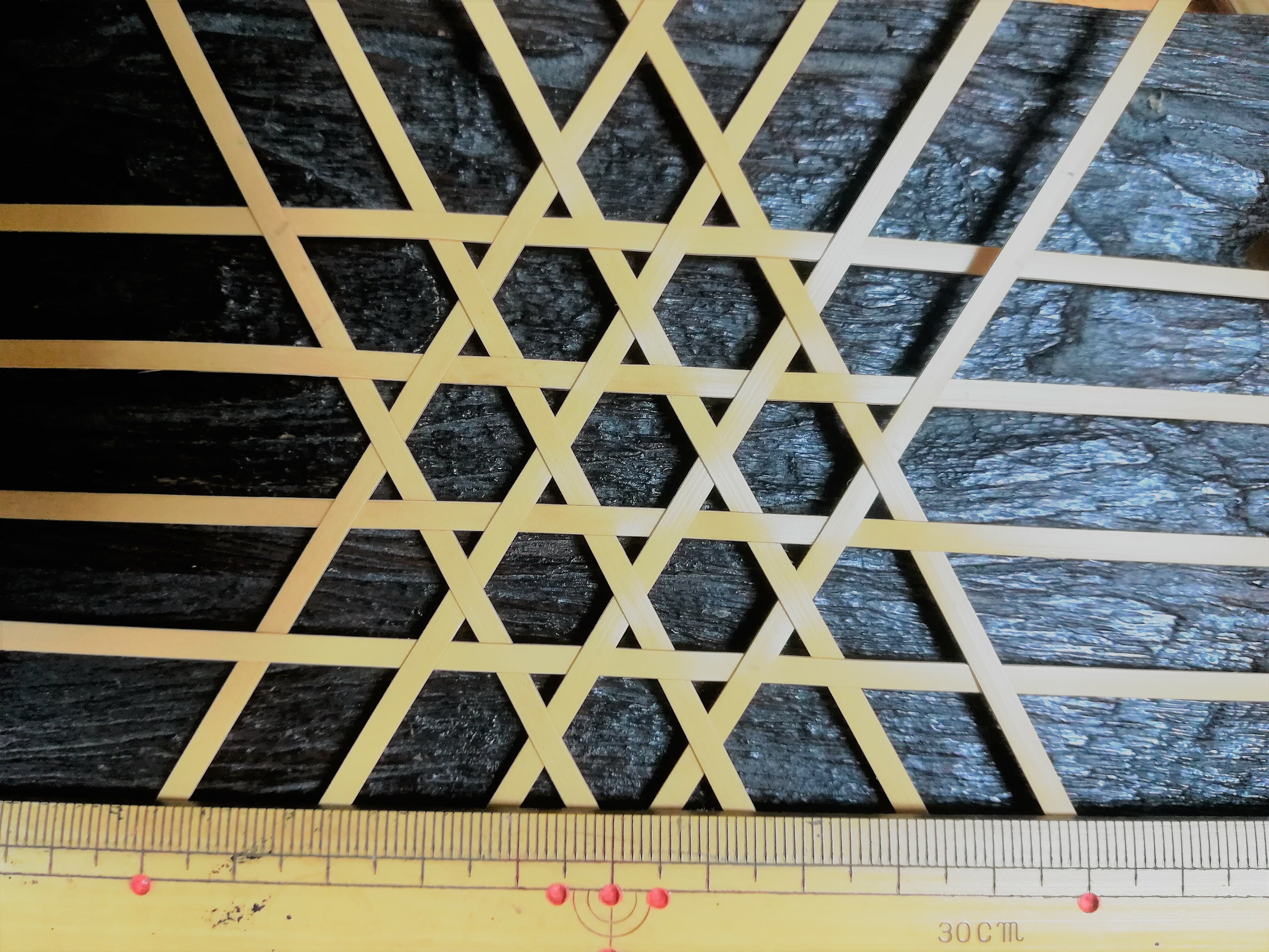 竹皮]厚0.3mm幅3mm長さ700~900mm(10本入り)竹ひご材料 | 竹工房 UKI