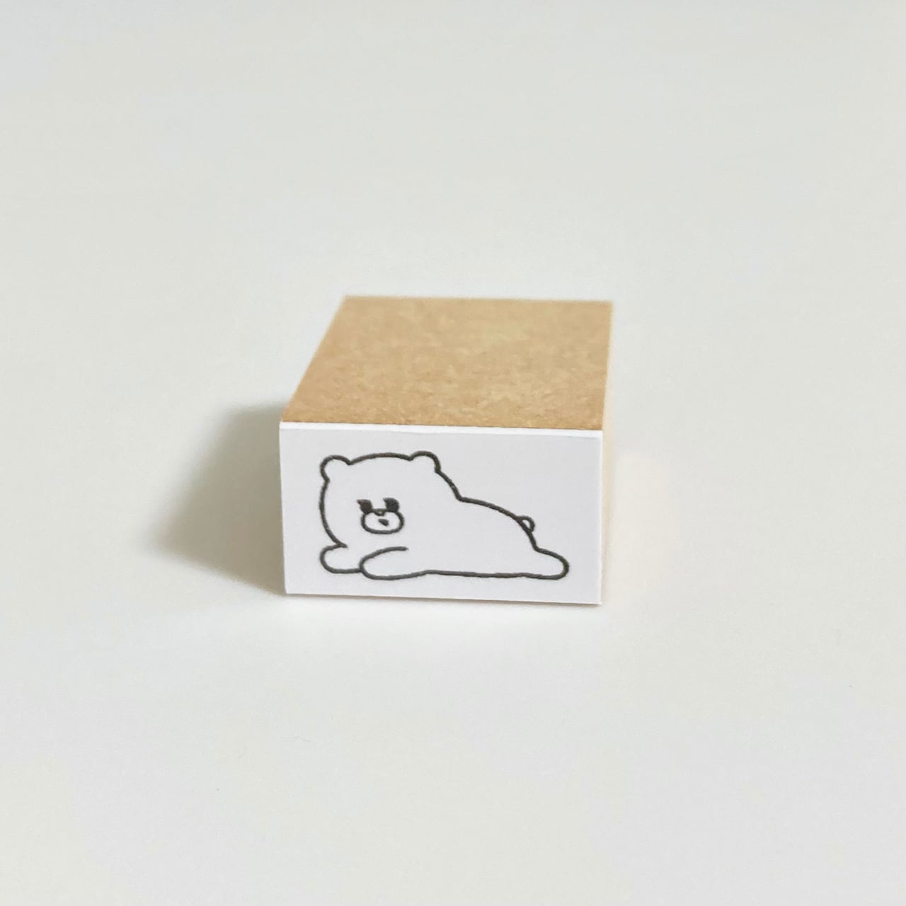はんこ「くま寝そべり」