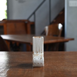 OluNoA / フラワーベース〈 花瓶・花器・一輪挿し・陶器・インテリア・置物 〉