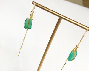 k16gp グリーンオニキス ラフロック ロングピアス 天然石 パワーストーン