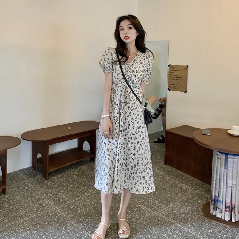 フローラルVネックドレス サマースタンダードスリーブロングスカート レトロ 夏物 花柄 試着室86649003546