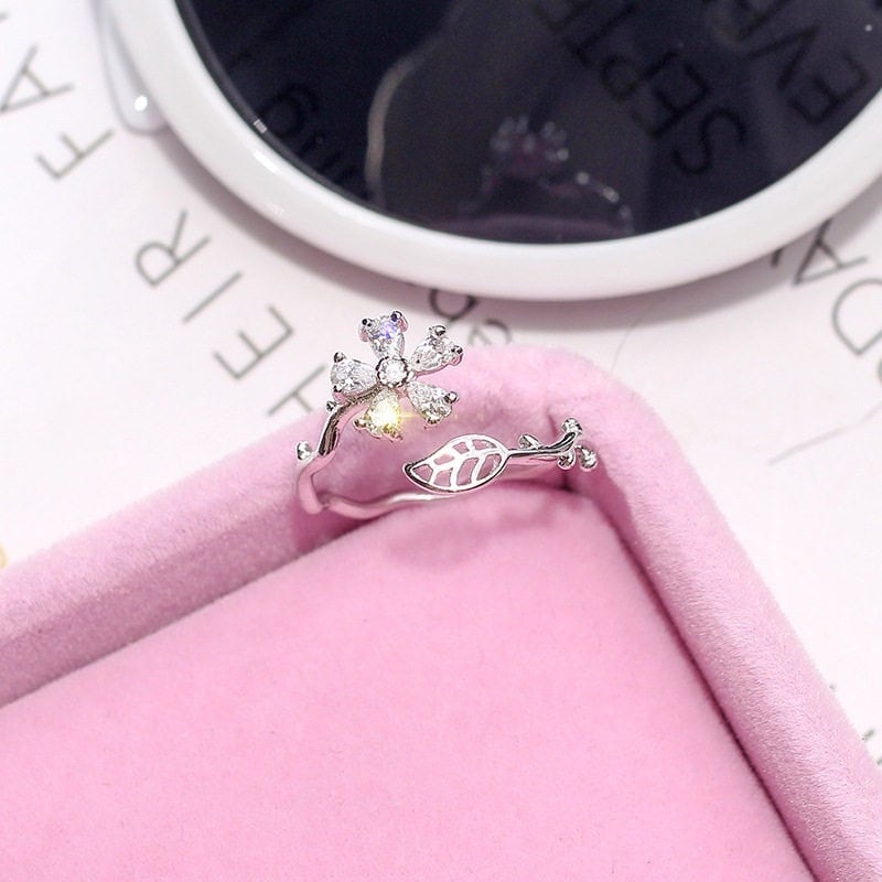 指輪 リング 花 リーフ モチーフ サイズ調節可能 | Kleelady