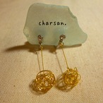 まんまるトップのゆらゆらイヤリング《ゴールド》