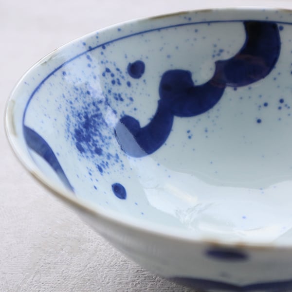 有田焼 男の茶碗 反り丼 内外波頭紋 | MARUFUKU utsuwanohana