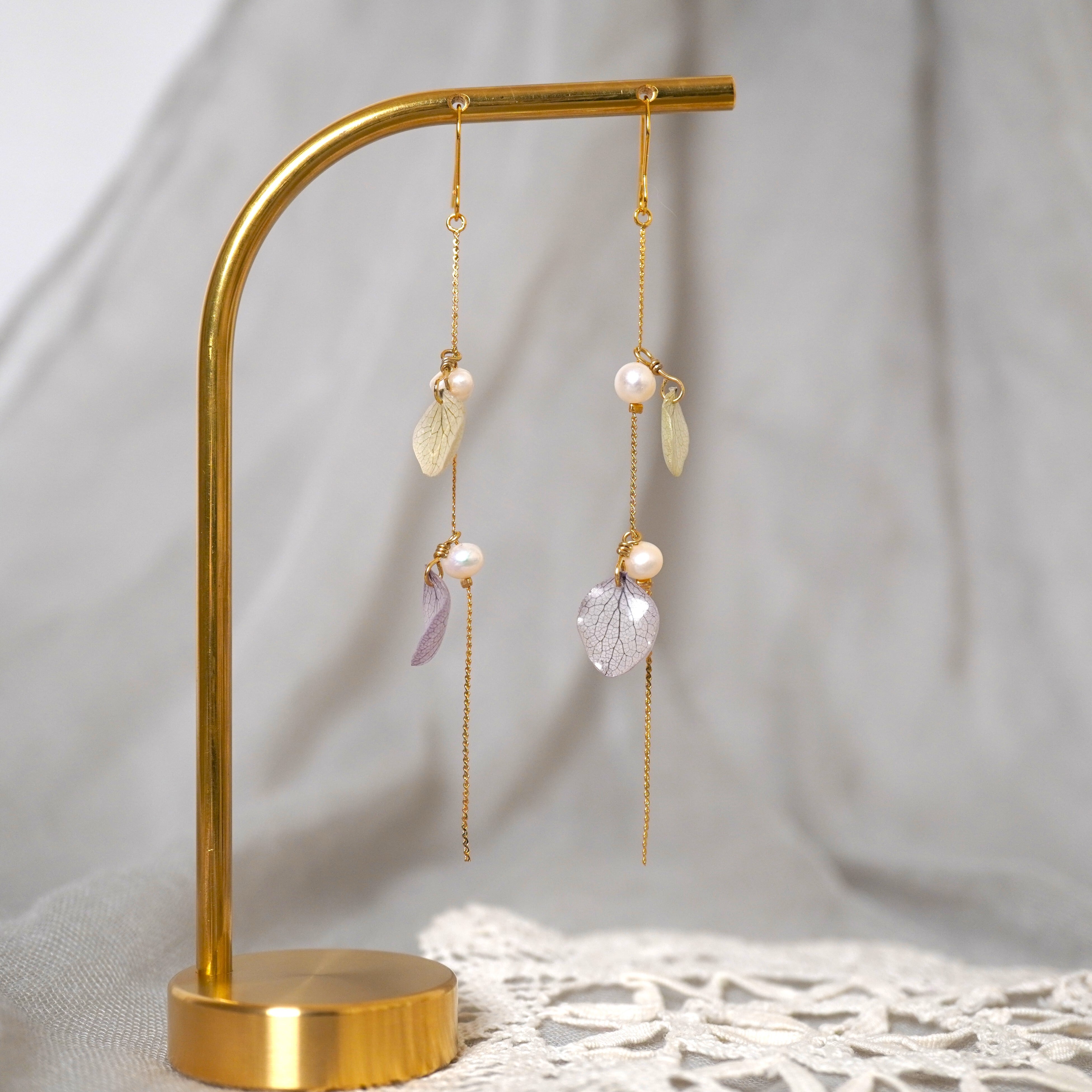 【 Maison de mimi 】 霞花 -Kasumibana- ライラックの霧 Long|揺れる透明感、静けさを纏う花アクセサリー ピアス イヤリング Ateliermimi アトリエミミ