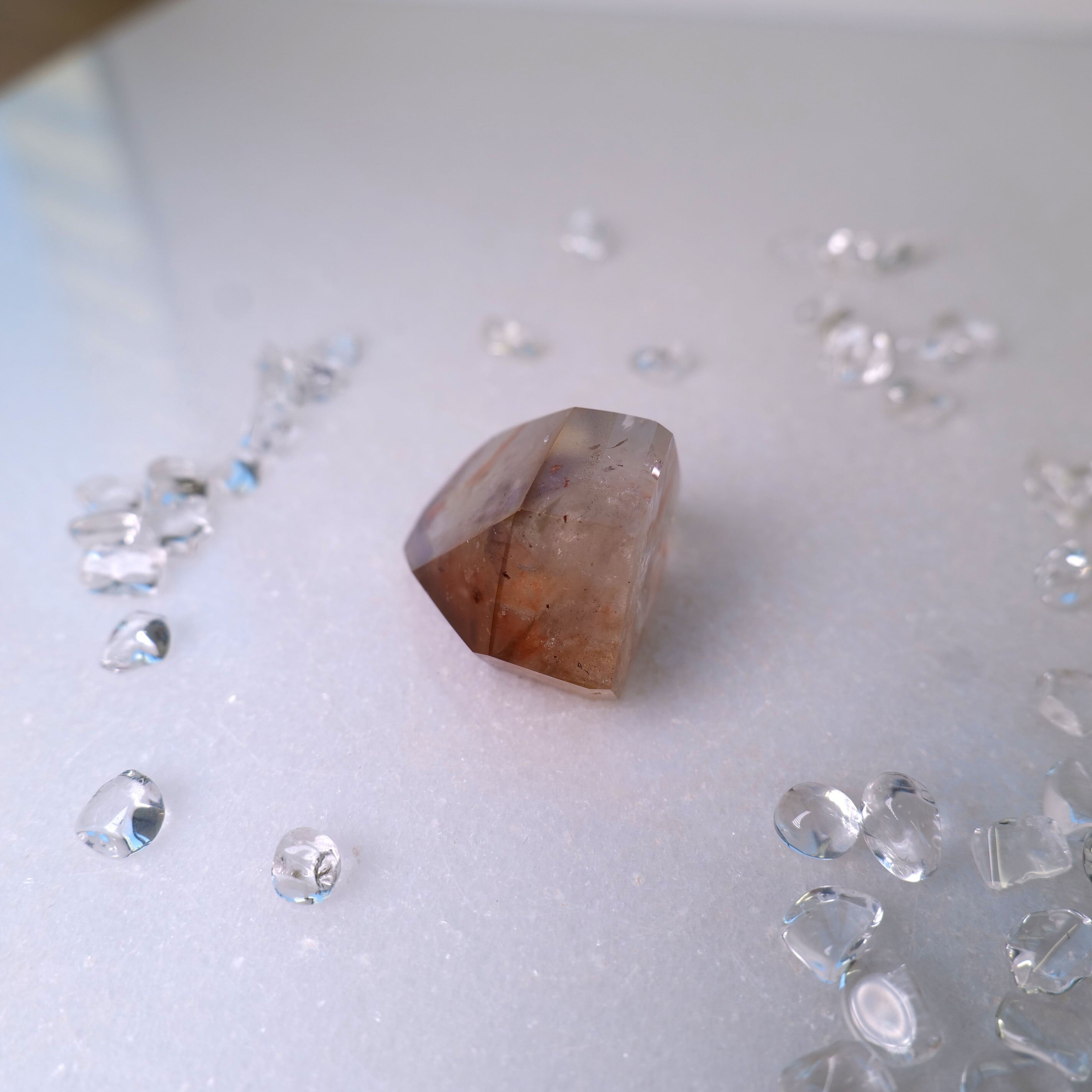 【虹色の輝きと幾重もの鉱物が織りなす、神秘の世界を宿す希少水晶】ELOクォーツ（ドリームコートレムリアンシードクリスタル）2A　ポリッシュポイント40　G20_3