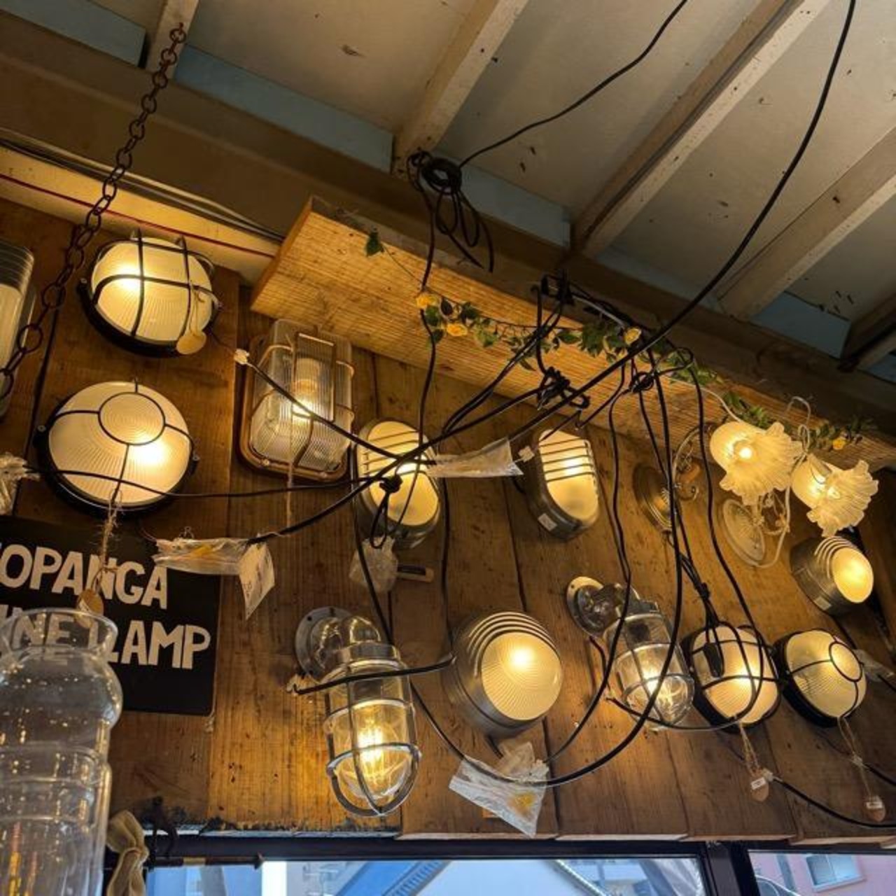 TOPANGA Lighting　レトロインダストリアルアイアンウォールランプ　クローム　アウトドア　壁付け　コンセント接続　玄関　ガーデン　ベランダ　テラス