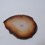 琥珀色の石のプレート