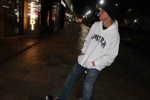 PATRA DRIPLOGO HOODY : WHITExBLACK