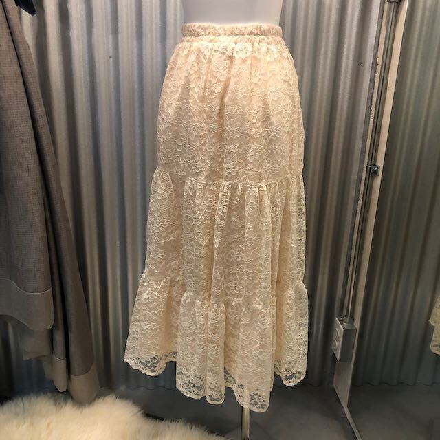 vintage lace skirt.