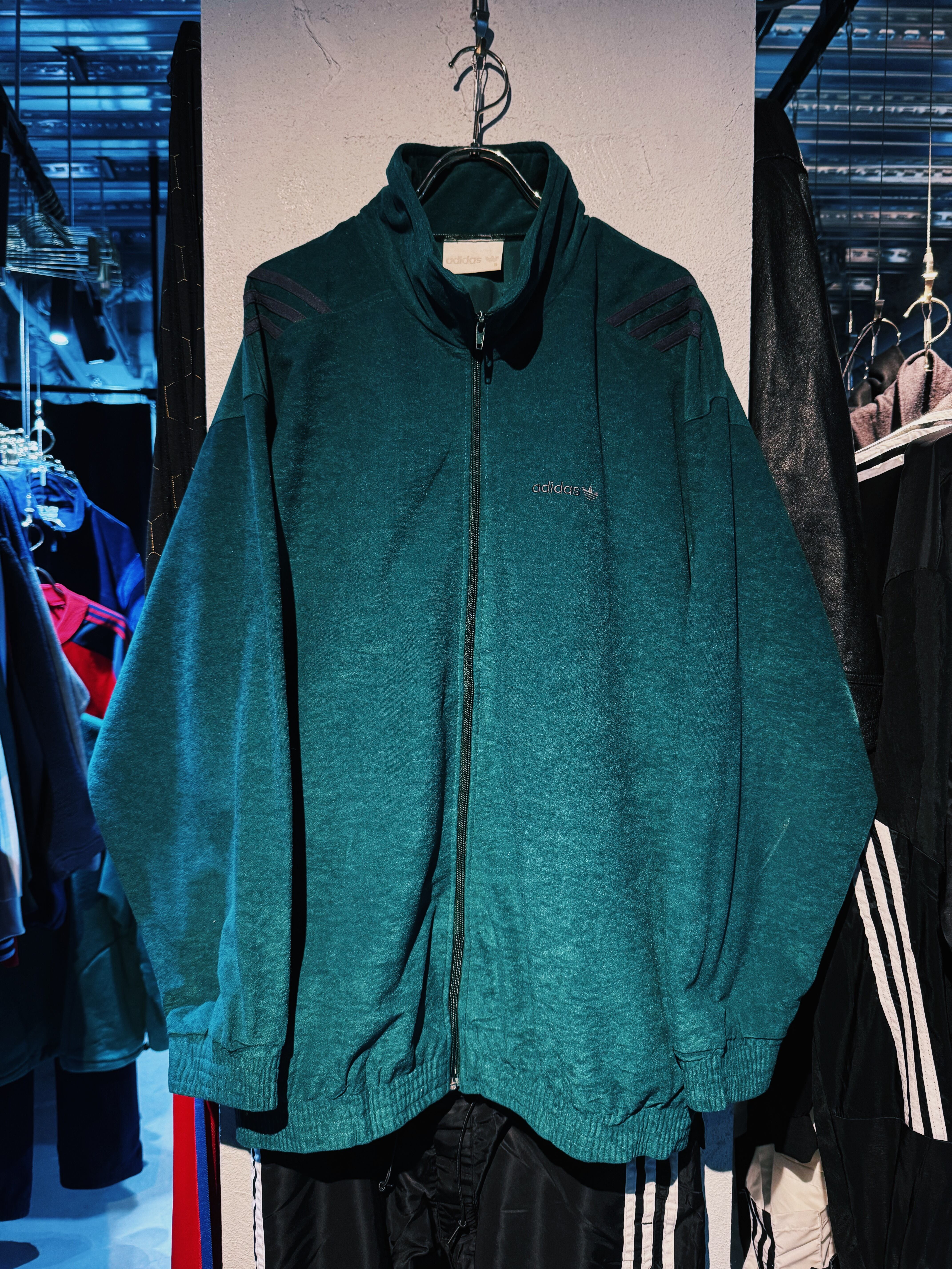 【D4C】80's vintage "ADIDAS" 3 stripes switching design velour material track jacket