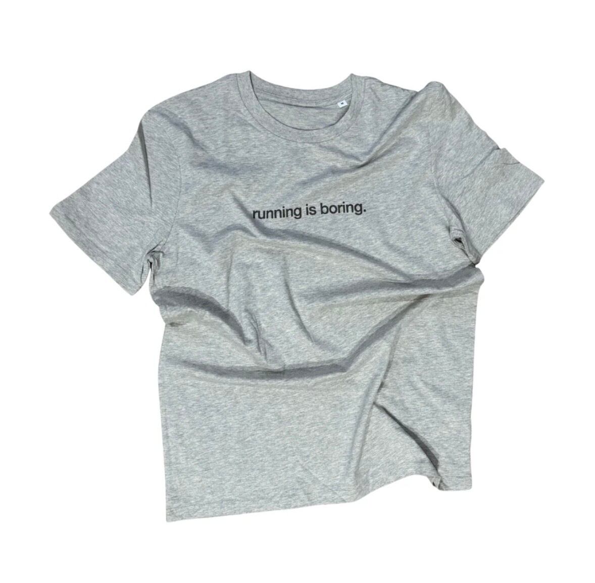 4T2 "running is boring." tee col.almost beige.