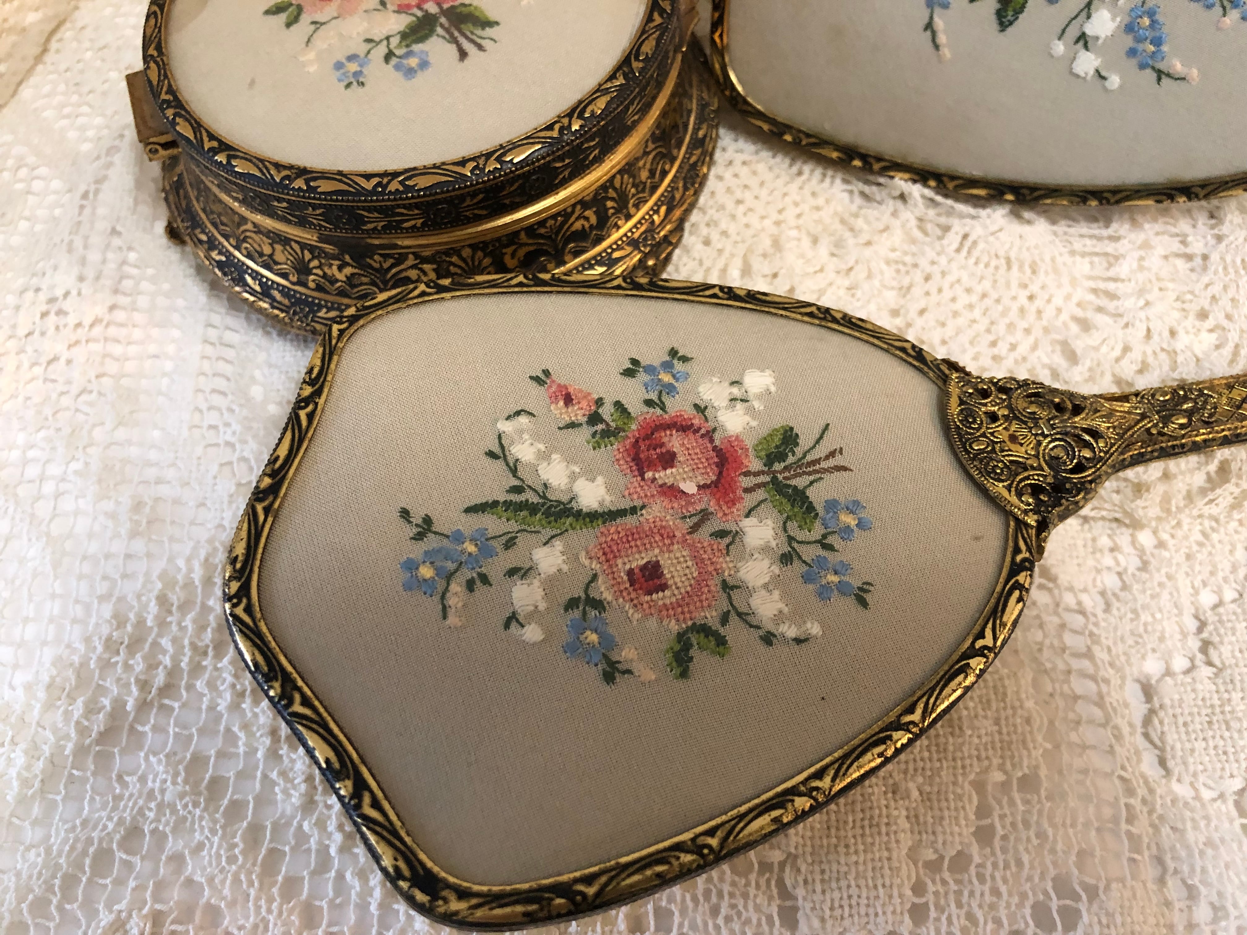 イギリスアンティーク ドレッシングセット プチポワン フランスアンティーク イギリスアンティーク ドレッシングセット プチポワン フランス