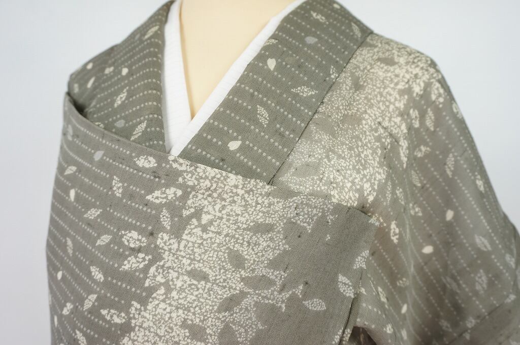 夏芭蕉】蝋結染 絹芭蕉 葉柄 紗紬 正絹 グレー 白 720 | kimono Re:和