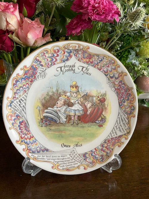 『Aynsley エインズレイ』不思議の国のアリス  女王になったアリス Queen Alice  Vintage Alice in Wonderland Plateの画像