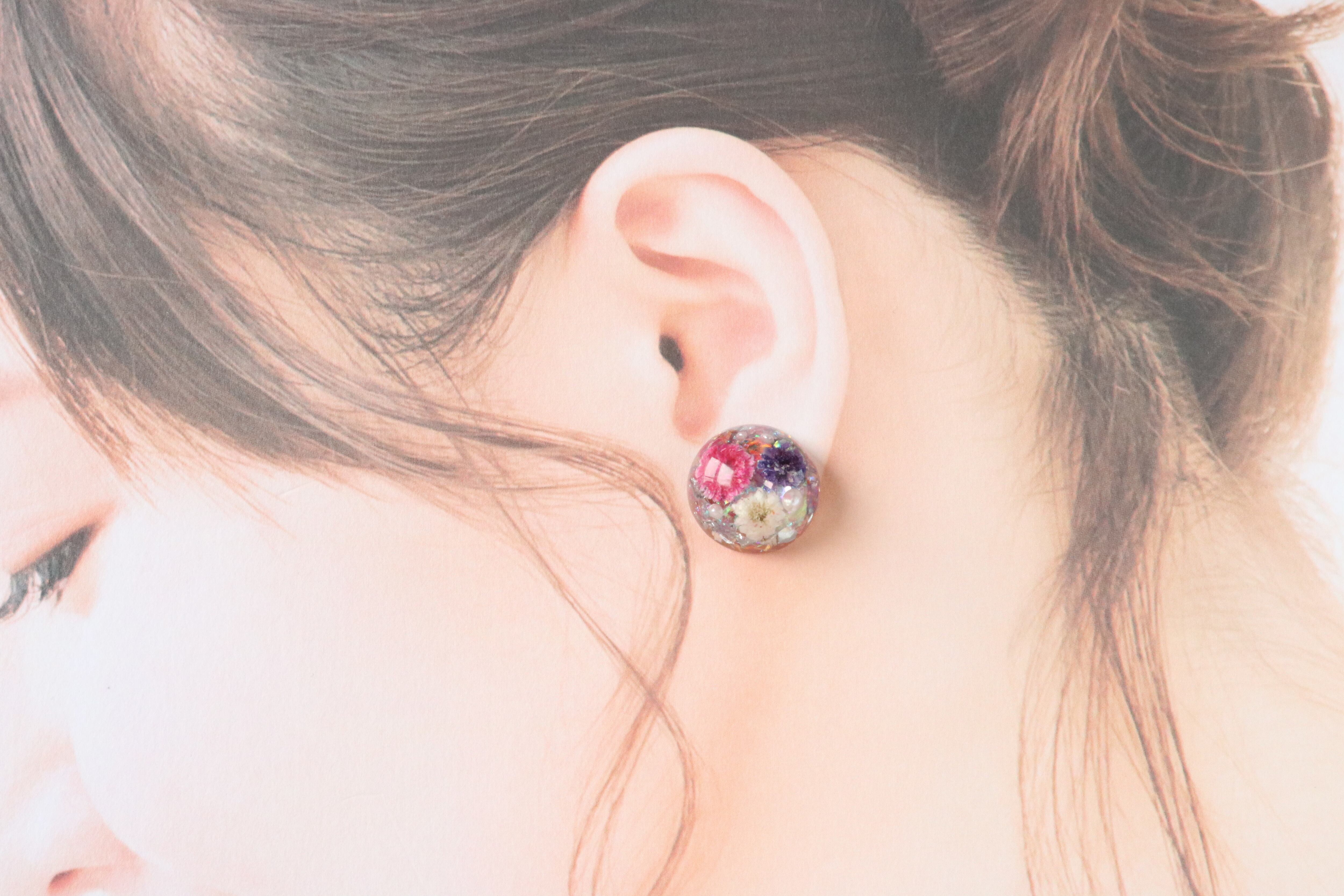 A-33 ドライフラワー レジンピアス | Amulet