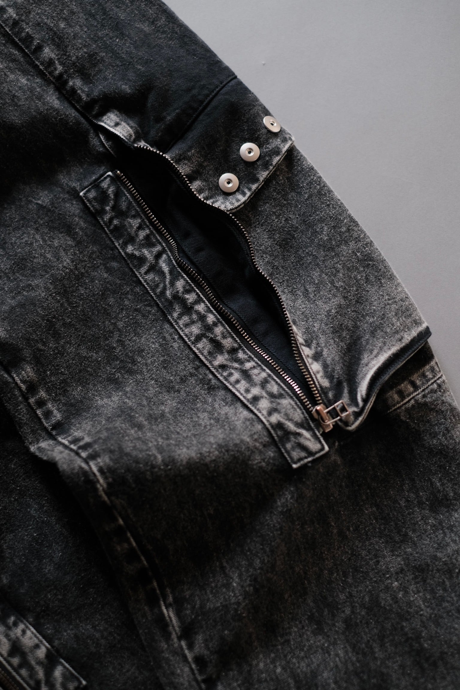 Omar Afridi Totem Cargo Trousers ブリーチデニム Omar Afridi Totem Cargo Trousers ブリーチデニム