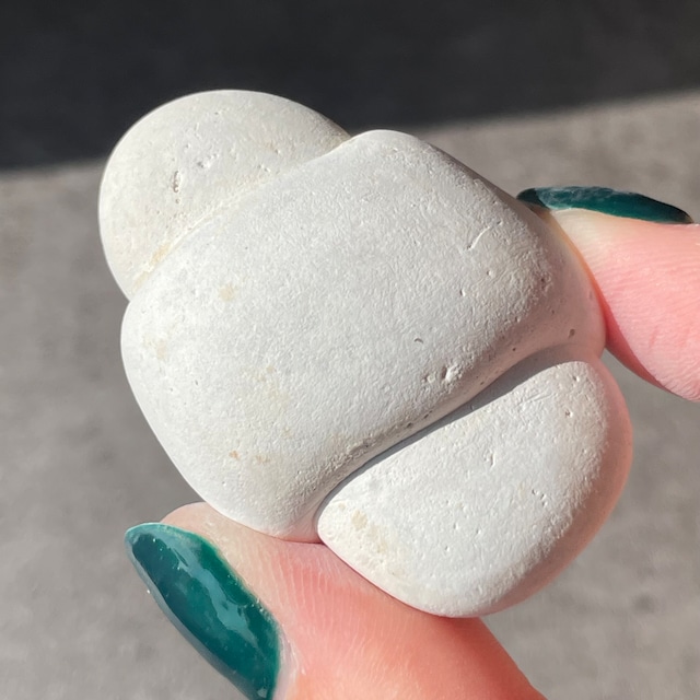 Menilite メニライト|天然石　パワーストーン　鉱物　gem stone