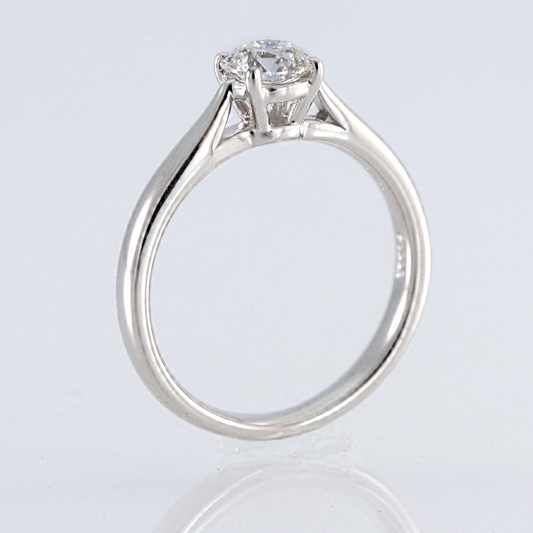 【エンゲージリング / 永久保証】Pt900 天然ダイヤモンド【中石0.518ct】婚約指輪 プロポーズリング【サイズ直し無料】