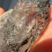 ガネーシュヒマール水晶｜モスグリーン付着鉱物 20151211・レインボー入り・ヒマラヤ産クリスタル