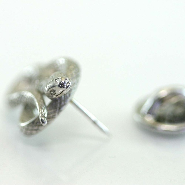 【シルバー925 ラペルピン】縁起の良い”ヘビ”　キュービックジルコニア付き