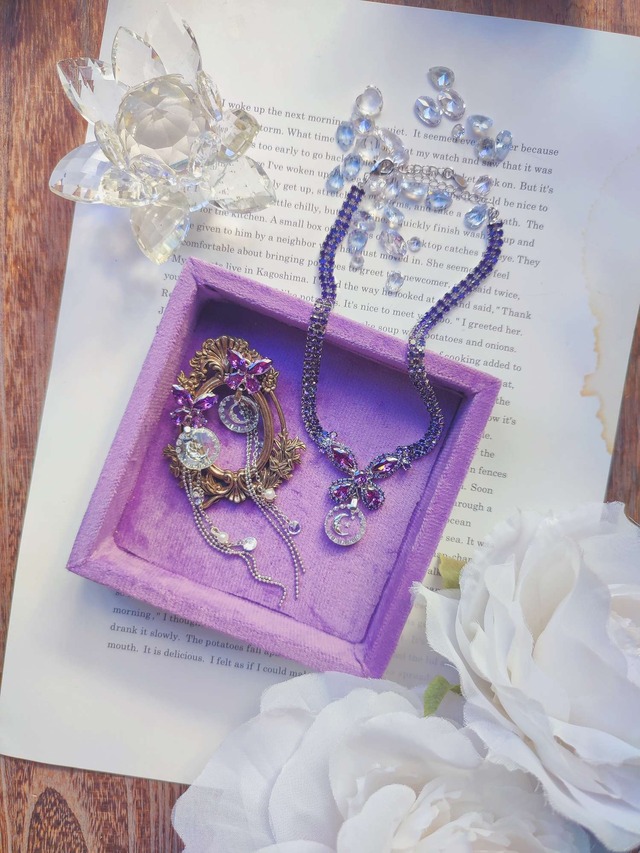 セット　【BUTTERFLIES DANCE THE VIOLET MOON EARRING & NECKLACE／（XX425）】