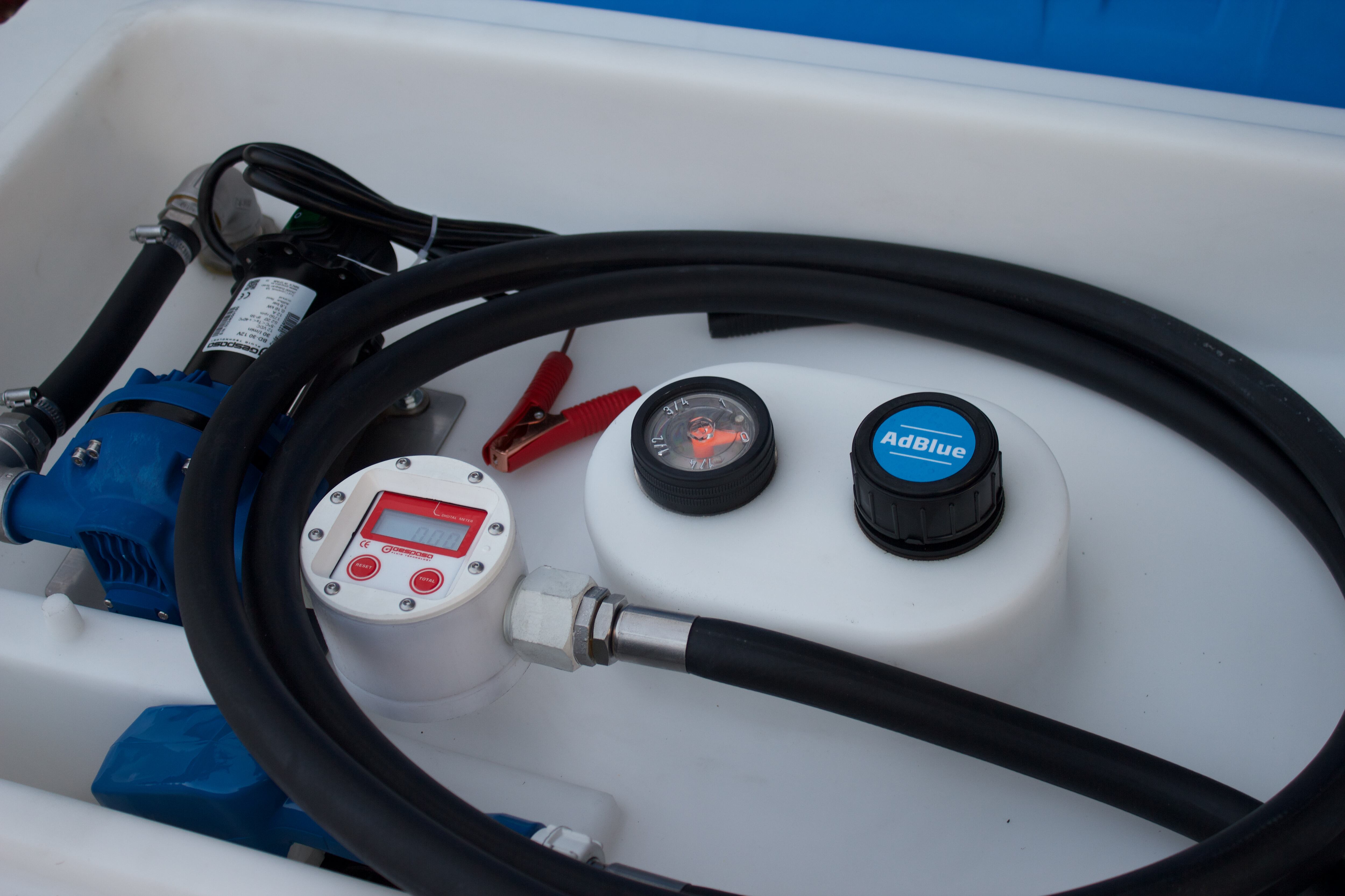 アドブルー運搬給水タンク 200ℓ / AdBlue POLYTANK BLUE KIT | AGRIEE