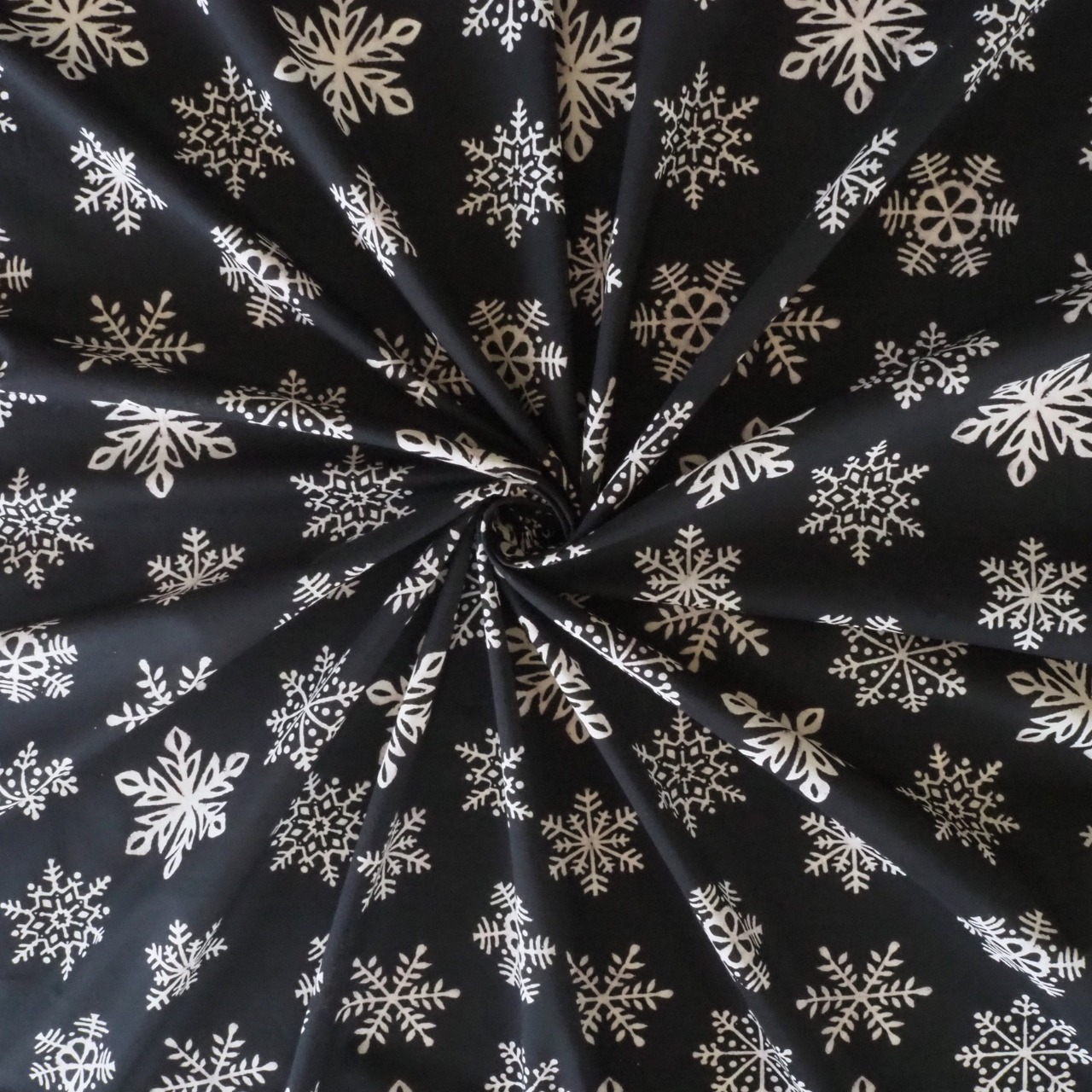 ブロックプリント生地【50cm単位】インド綿  Winter(雪の結晶) 黒 #44910-BK1