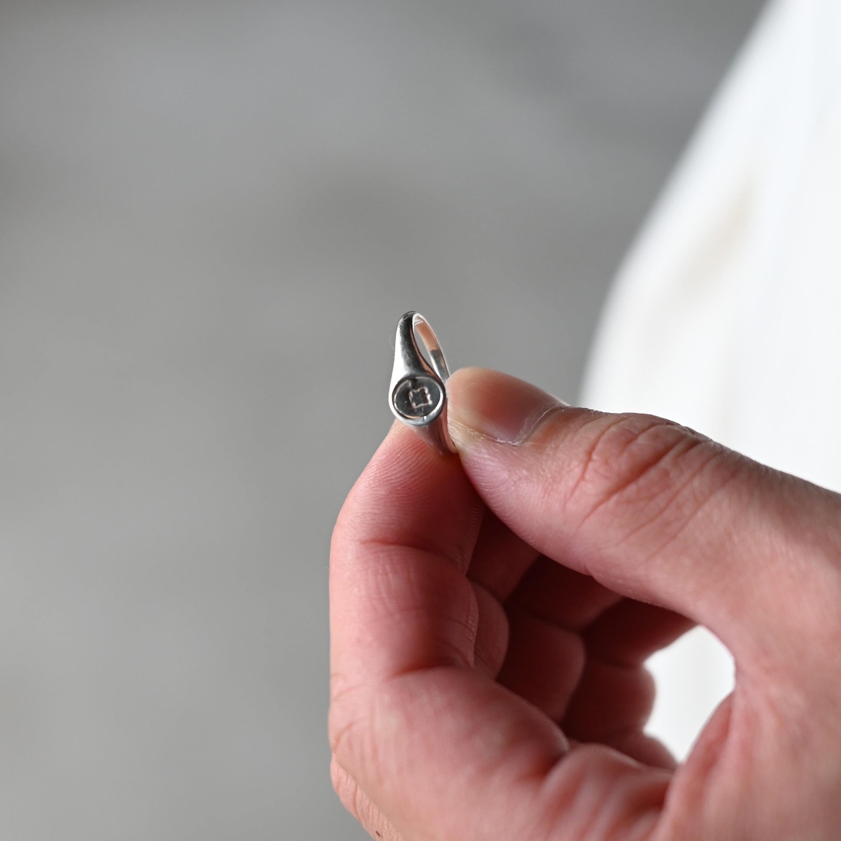 OLD JOE / NOVEL LIGHT (SMALL OVAL SIGNET RING / STAMPED) | GANKO