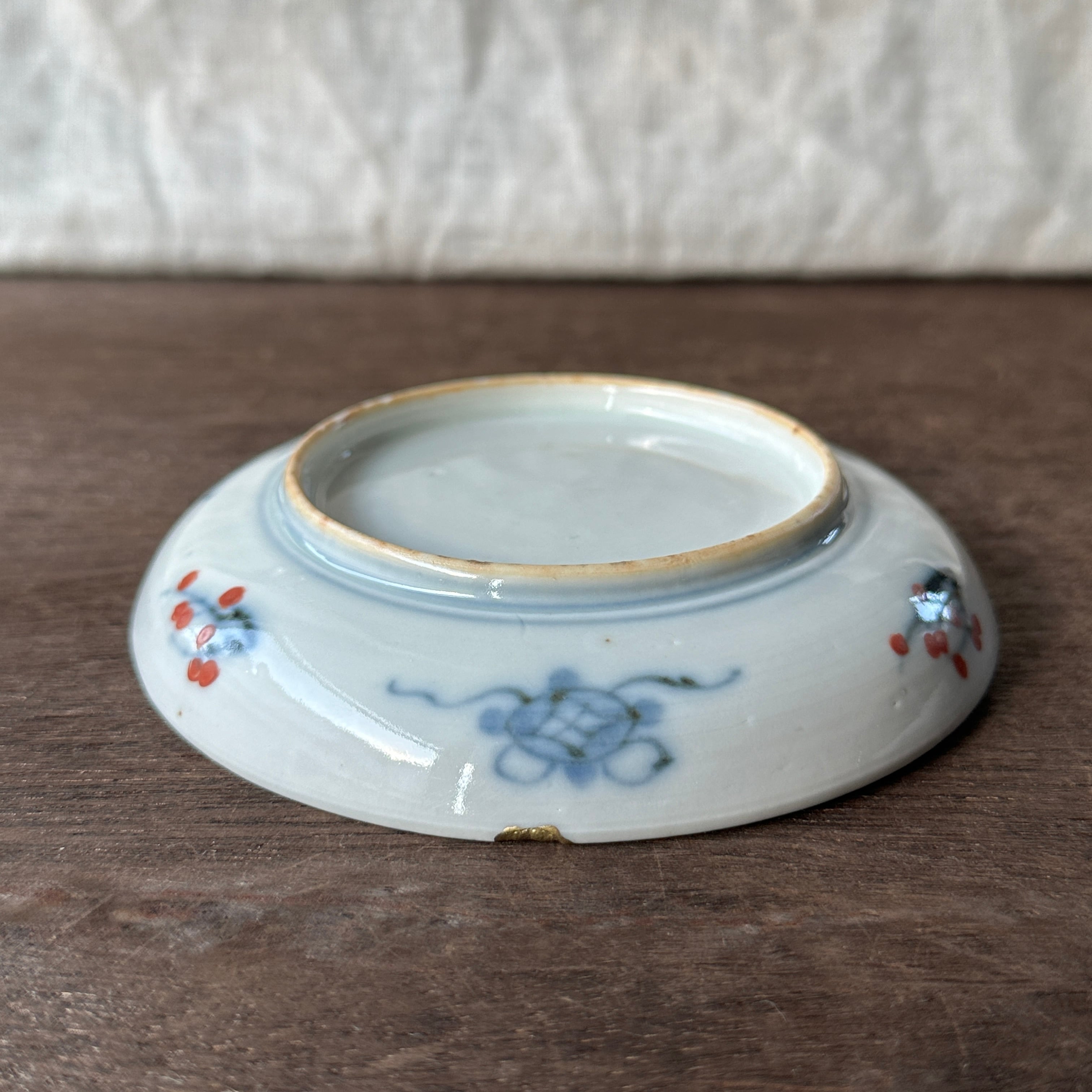 赤と緑が鮮やかな金彩色絵小皿 (A) | むかしのうつわ 迦史庵