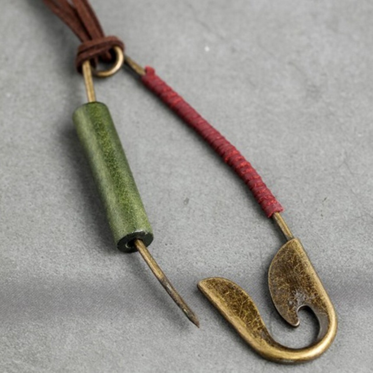 Big Snappin Necklace / ビッグ スナップピン ネックレス